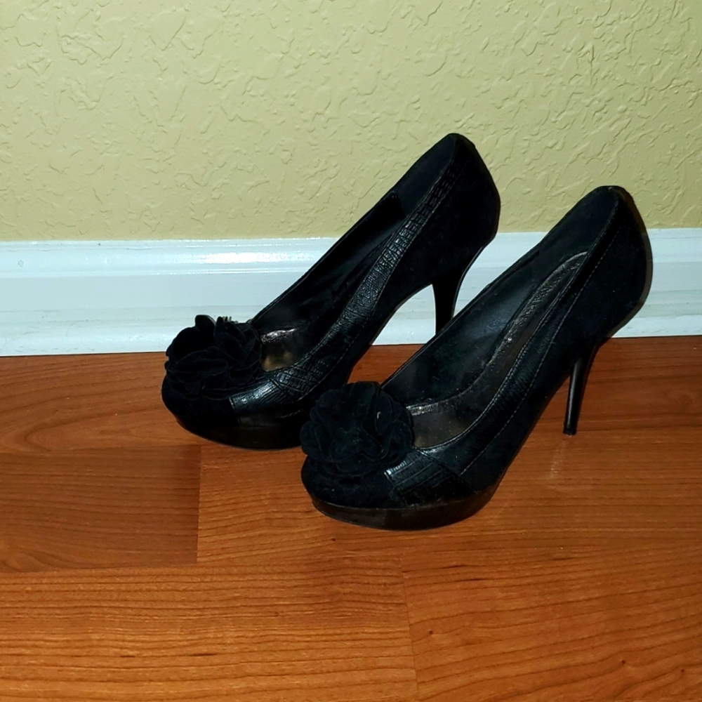 Black velvet platform pumps